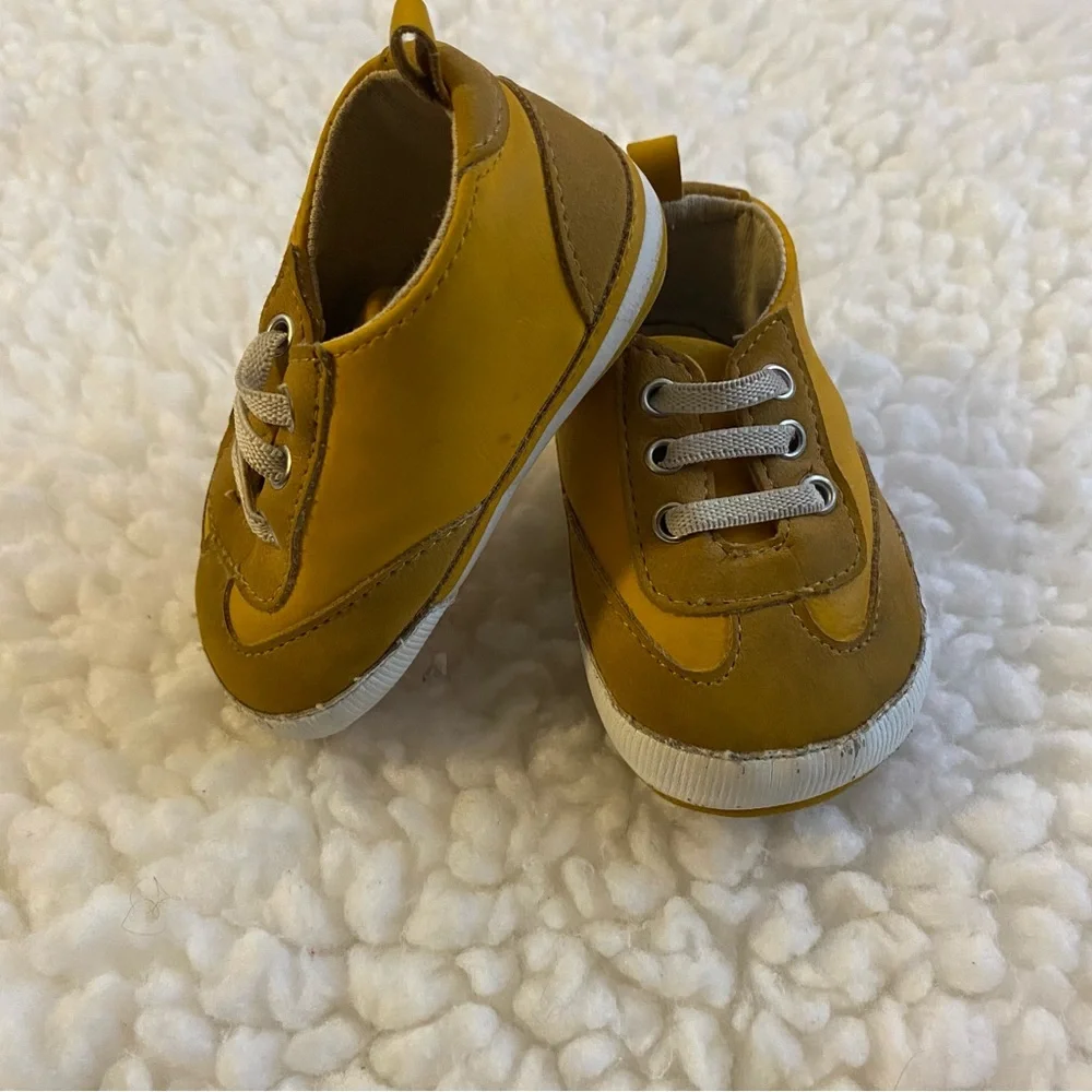 Infant Toddler Baby B’gosh Unisex Soft Sole Mustard Yellow Shoes 3-Months.